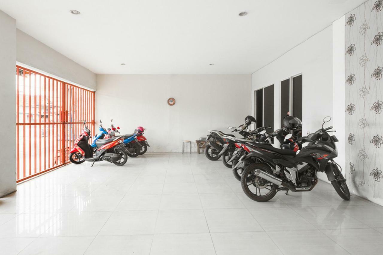 Reddoorz At Siwalankerto Surabaya Hotel Eksteriør billede